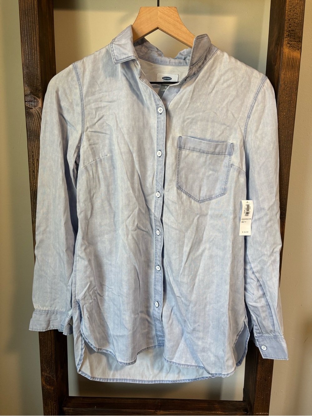 NWT Old Navy Light Blue Women’s Casual Button-Down Shirt